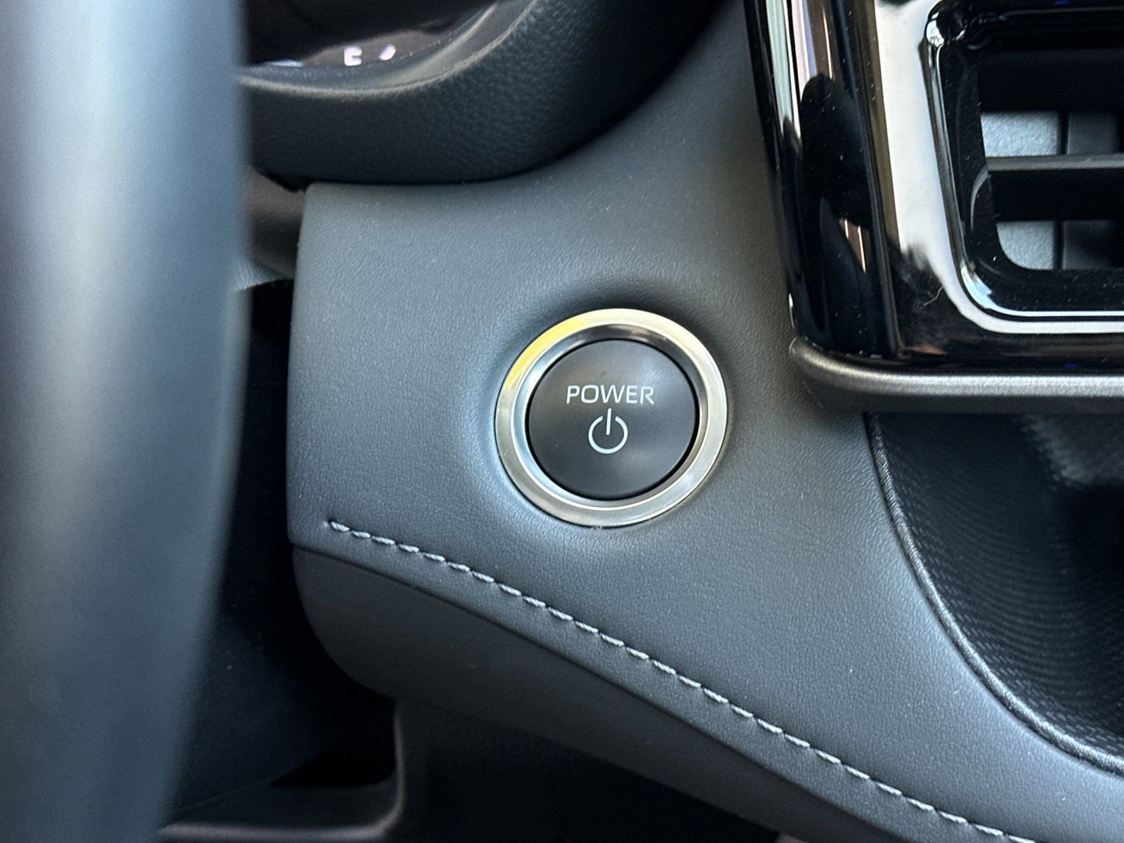 Used 2025 Toyota Highlander XLE AWD/4WD image 22