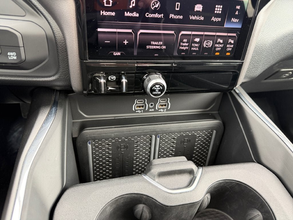 Used 2026 RAM 3500 Laramie AWD/4WD image 33
