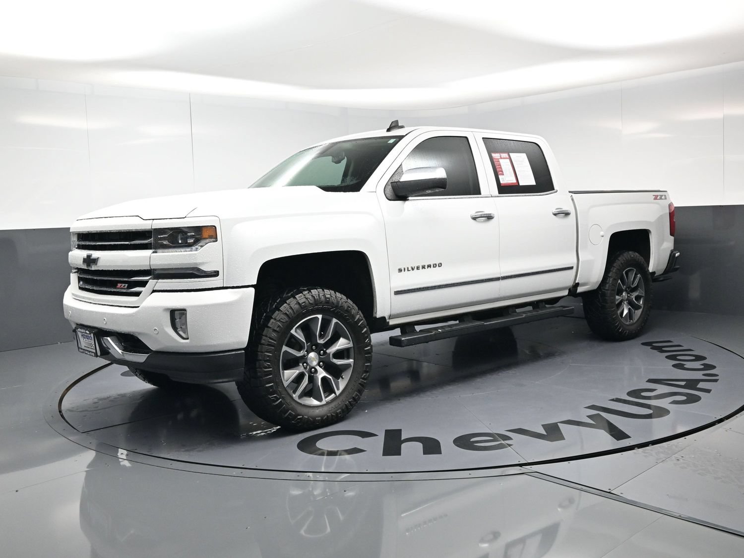 Used 2018 Chevrolet Silverado 1500 LTZ Z71 w/ LTZ Plus Package AWD/4WD image 11