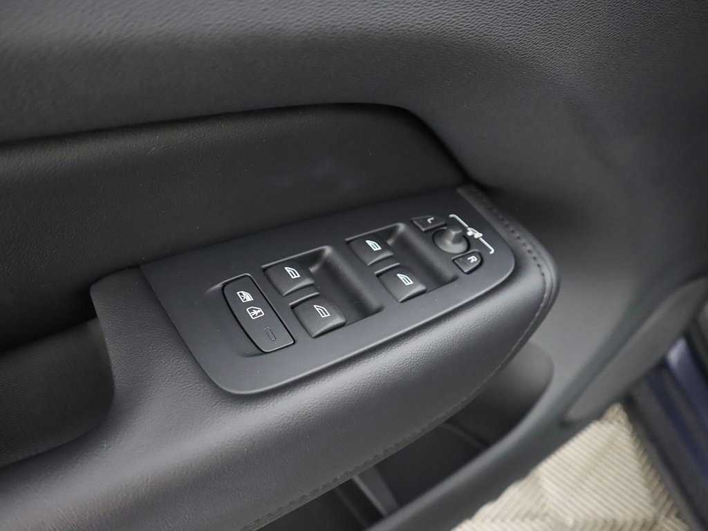 Used 2023 Volvo XC60 B5 Plus w/ Climate Package image 41