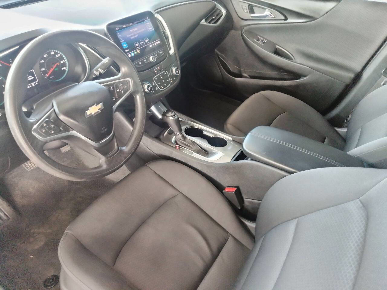 Used 2020 Chevrolet Malibu LT image 9