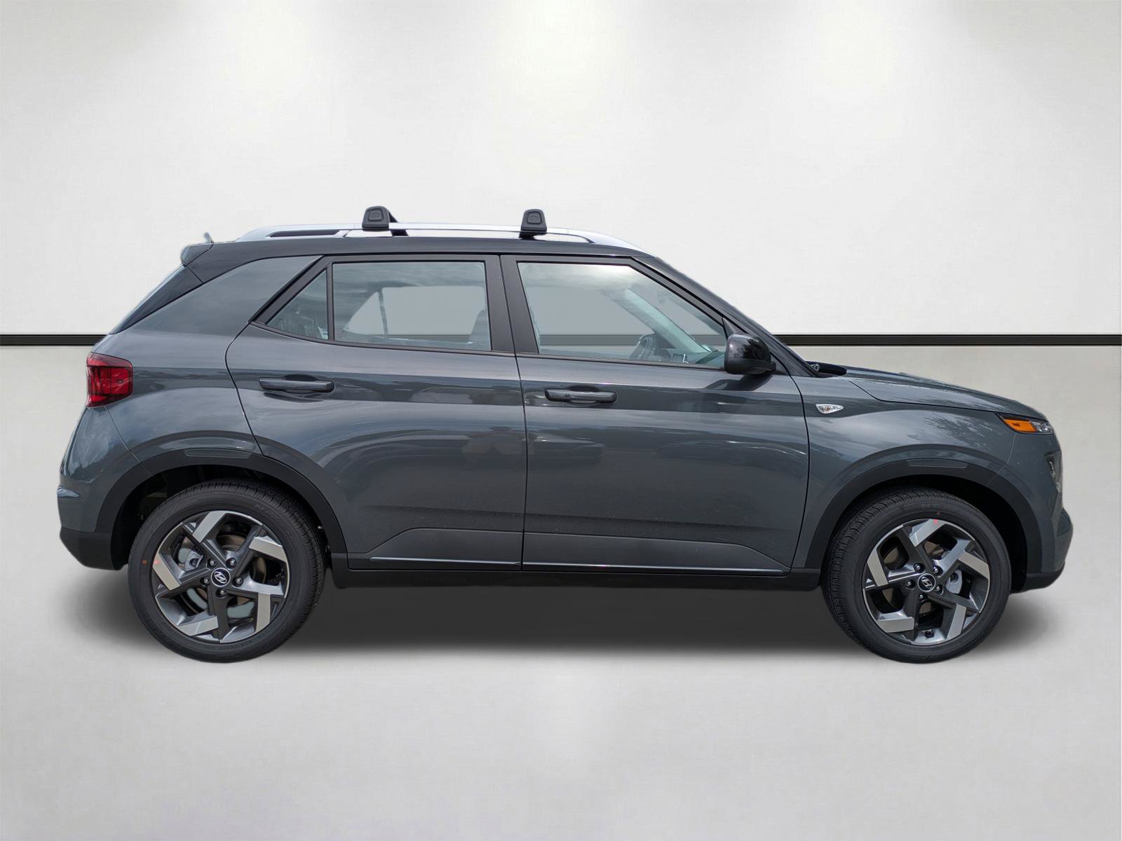 New 2026 Hyundai Venue SEL FWD image 4