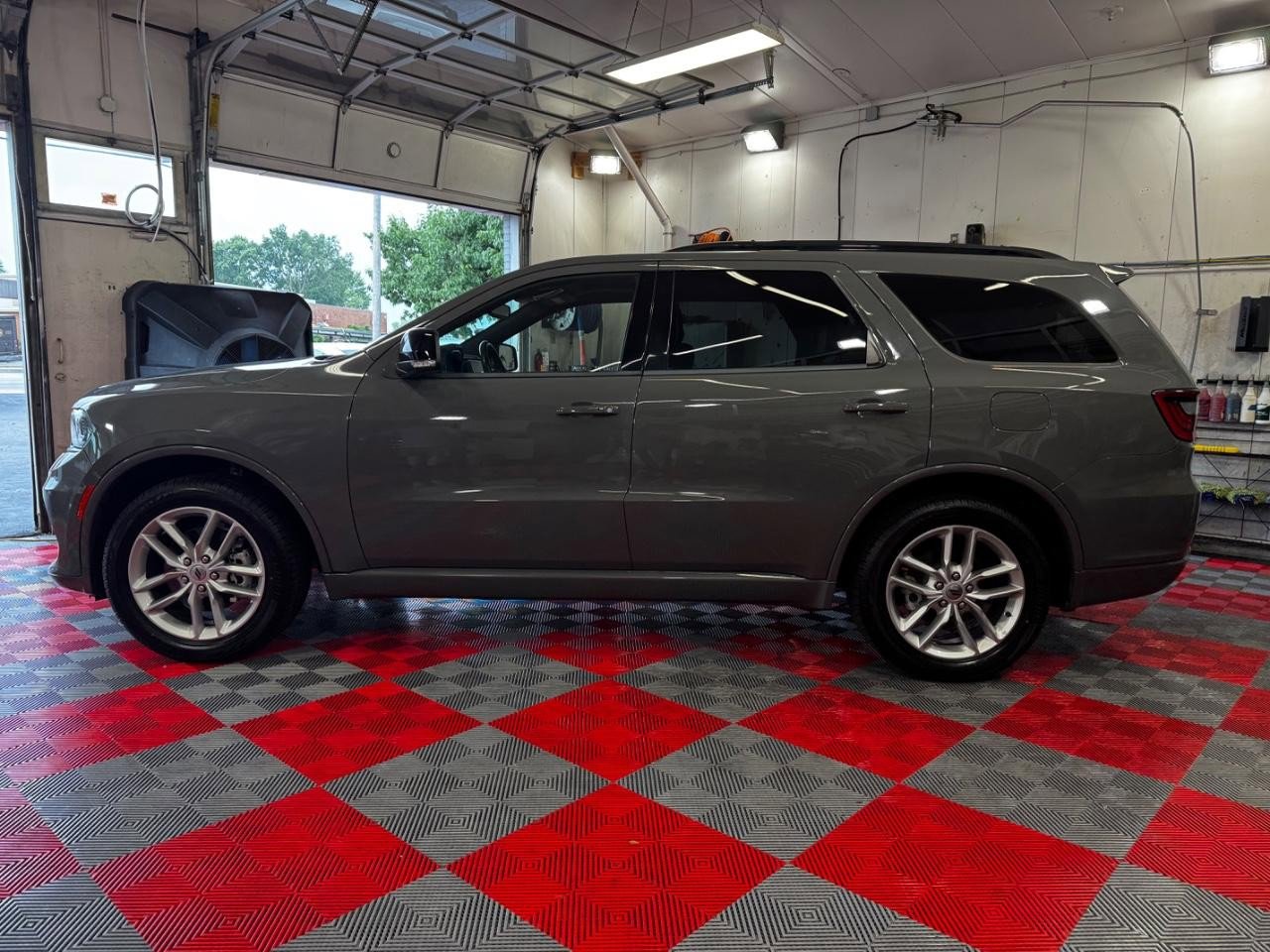 Used 2023 Dodge Durango GT image 4