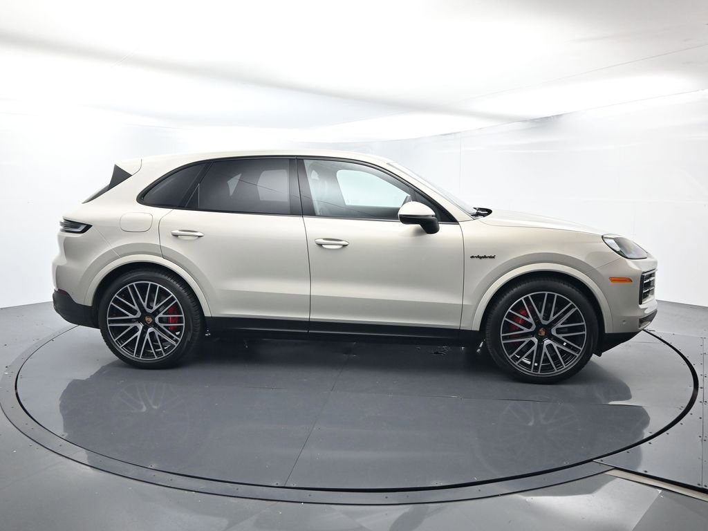 Certified 2026 Porsche Cayenne S AWD/4WD image 16