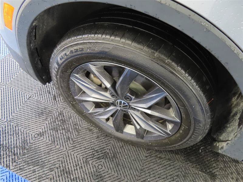 Used 2023 Volkswagen Tiguan SE FWD image 6