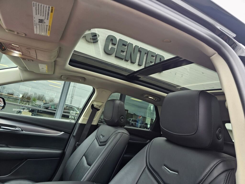 Used 2019 Cadillac XT5 Luxury AWD/4WD image 18