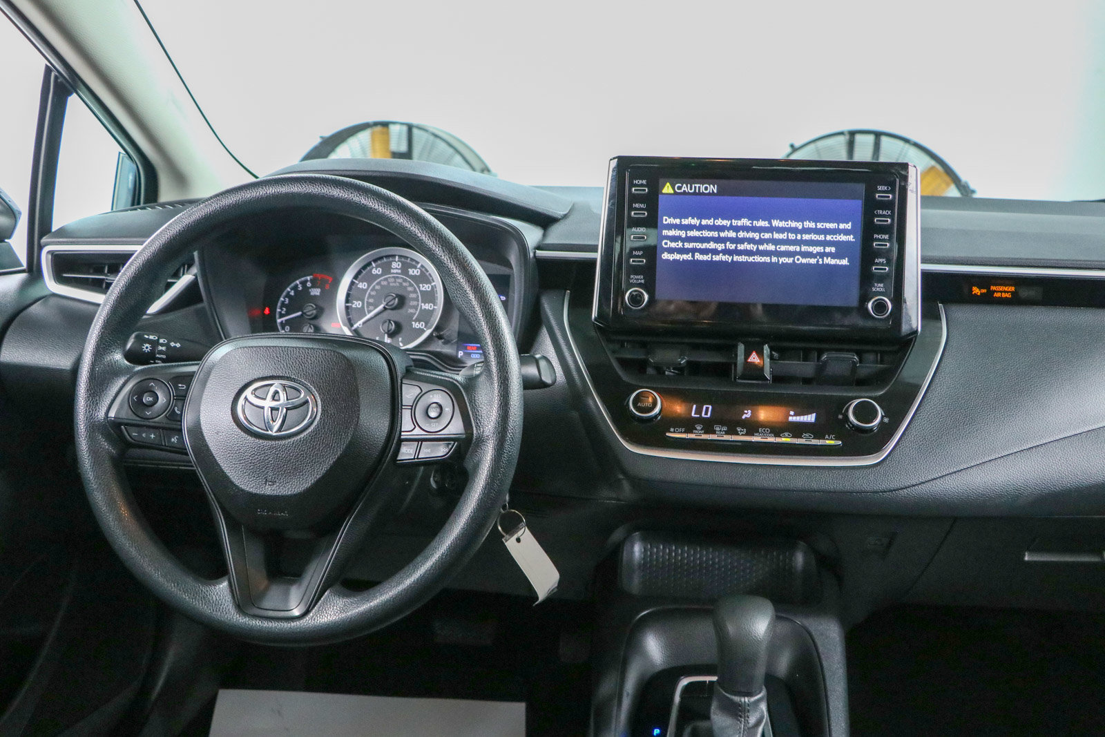 Used 2020 Toyota Corolla LE FWD image 17