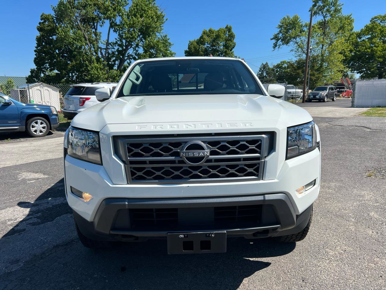 Used 2022 Nissan Frontier SV w/ Technology Package AWD/4WD image 2