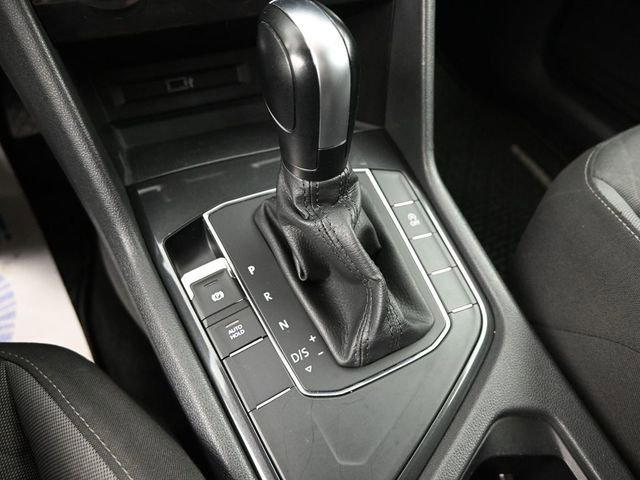 Used 2018 Volkswagen Tiguan S FWD image 34