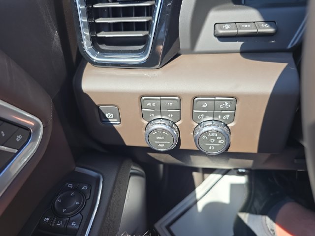New 2026 GMC Sierra 2500 Denali w/ Denali Reserve Package AWD/4WD image 21