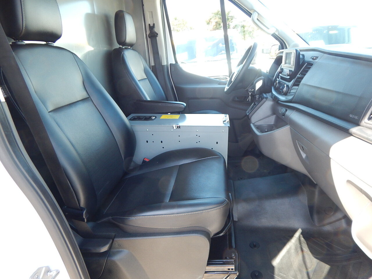 Used 2025 Ford Transit 250 148 Medium Roof RWD image 20