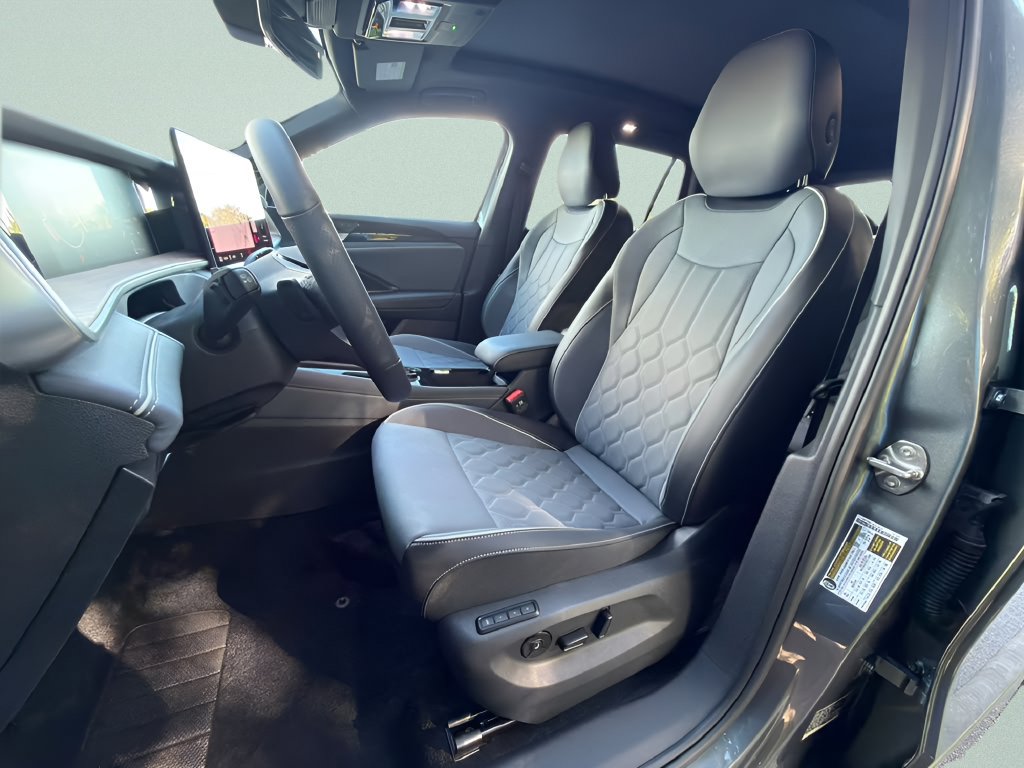 New 2027 Volkswagen Tiguan SEL R-Line AWD/4WD image 11