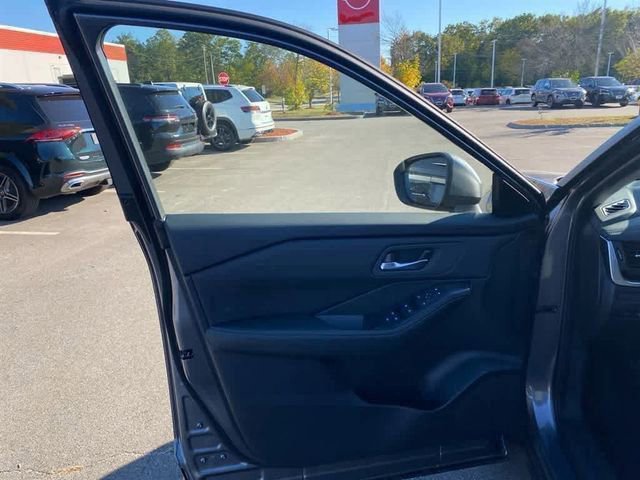 New 2026 Nissan Rogue SV image 9