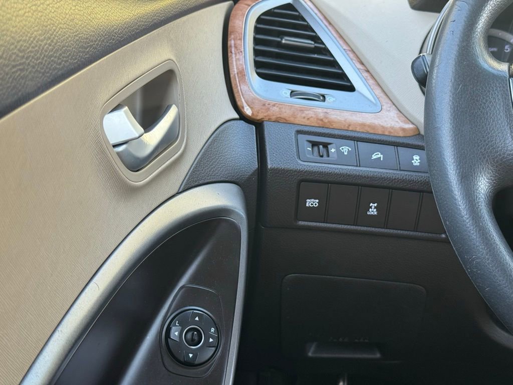 Used 2013 Hyundai Santa Fe Sport AWD/4WD image 11