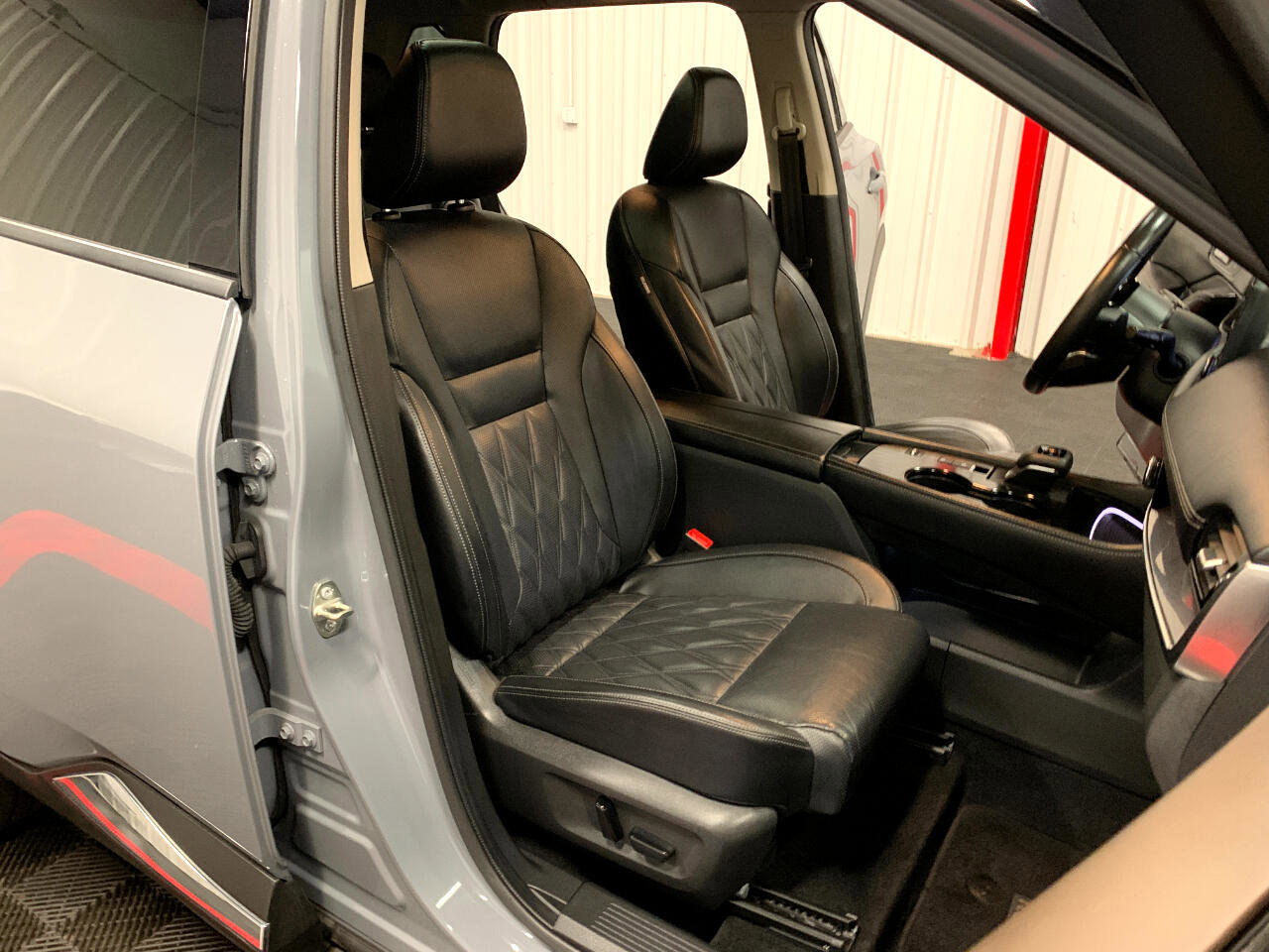 Used 2023 Nissan Rogue Platinum w/ Platinum Premium Package image 52