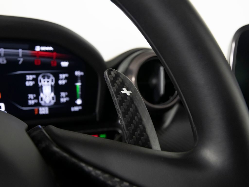 Used 2019 McLaren Senna image 26