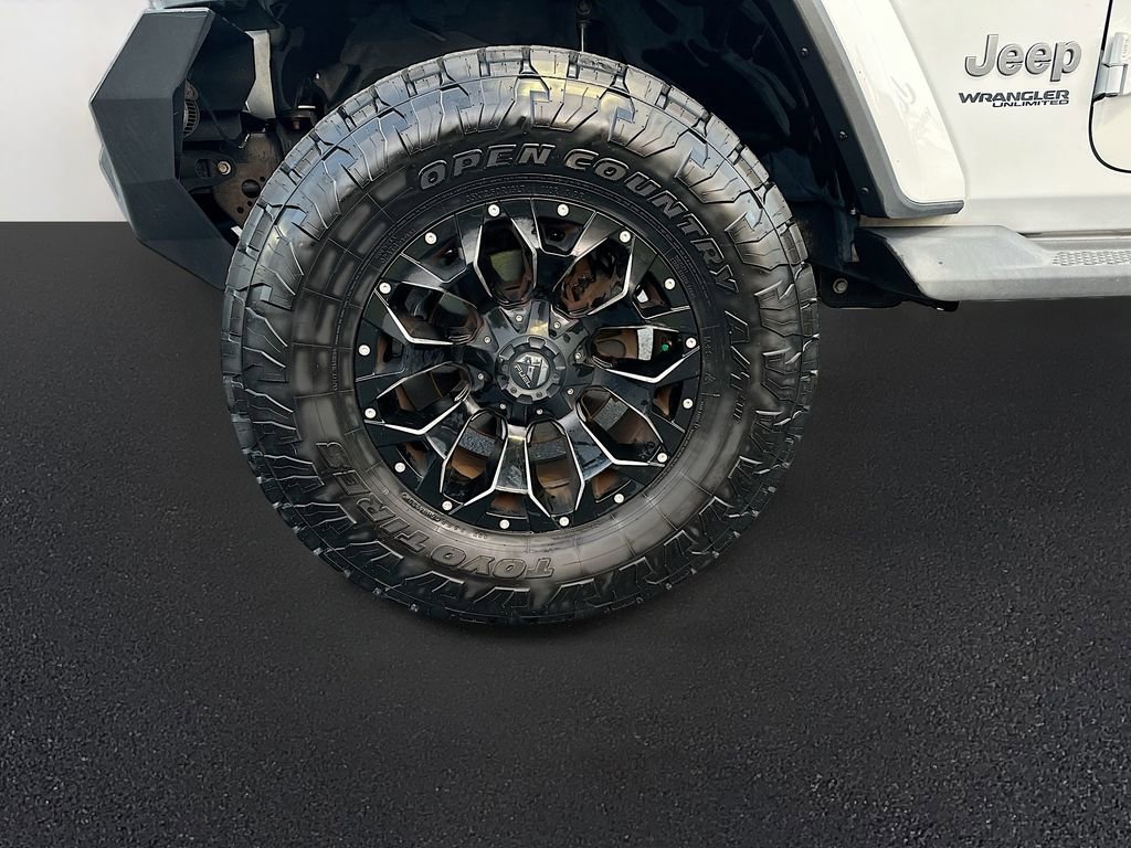 Used 2018 Jeep Wrangler Unlimited Sahara image 38