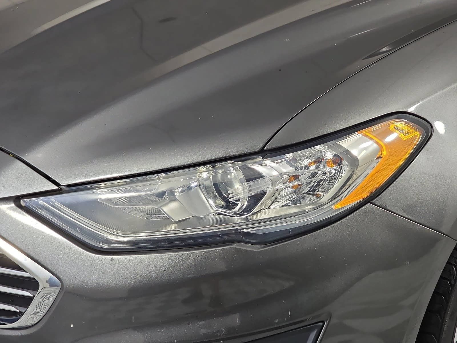 Used 2019 Ford Fusion SE FWD image 28