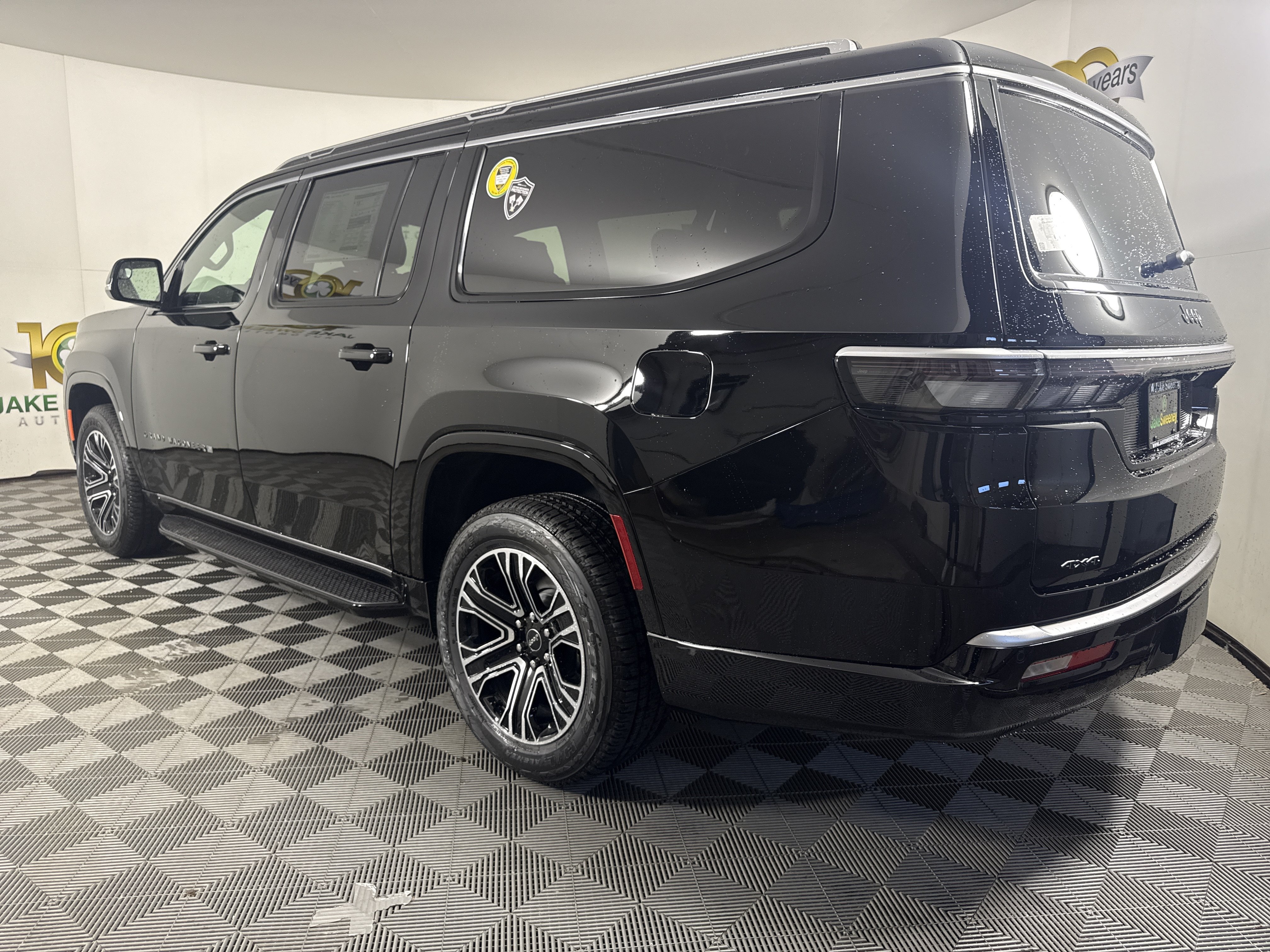 New 2026 Jeep Grand Wagoneer L Limited AWD/4WD image 6