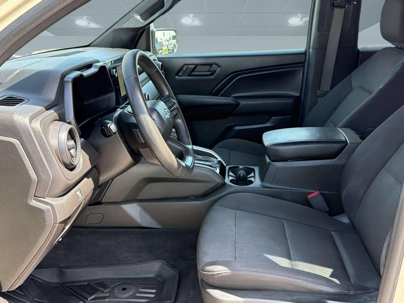 Used 2023 Chevrolet Colorado Trail Boss w/ Advanced Trailering Package AWD/4WD image 5