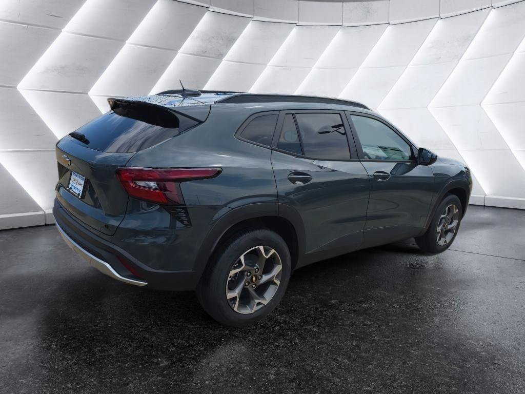 New 2026 Chevrolet Trax LT w/ Driver Confidence Package FWD image 5