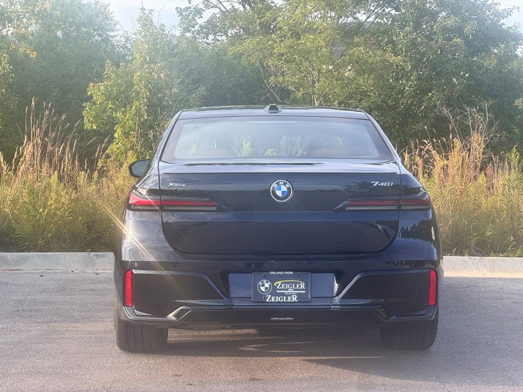 Used 2026 BMW 740i xDrive image 5