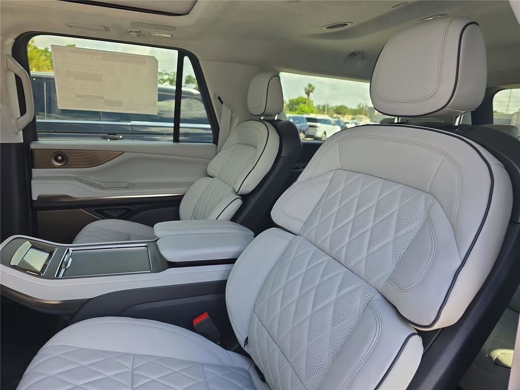 New 2026 Lincoln Navigator L Black Label image 15