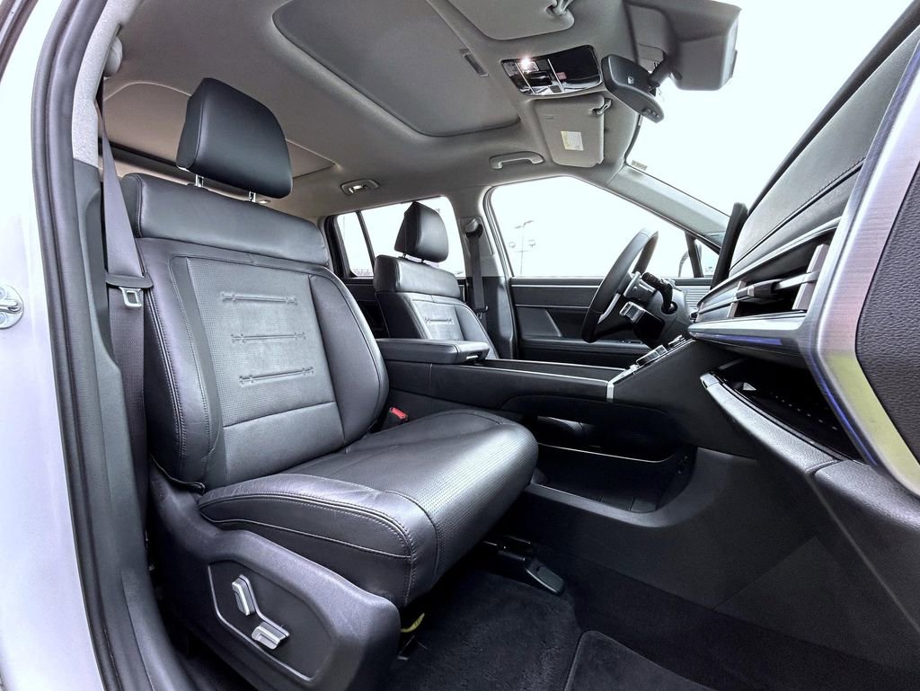 Used 2024 Hyundai Santa Fe Limited AWD/4WD image 16