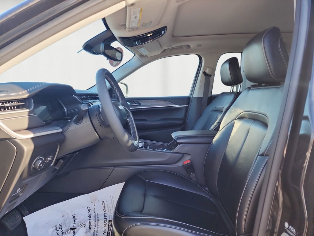 Used 2024 Jeep Grand Cherokee Limited image 9