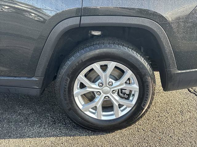 Certified 2023 Jeep Grand Cherokee L Limited w/ Trailer Tow Group (B) image 20