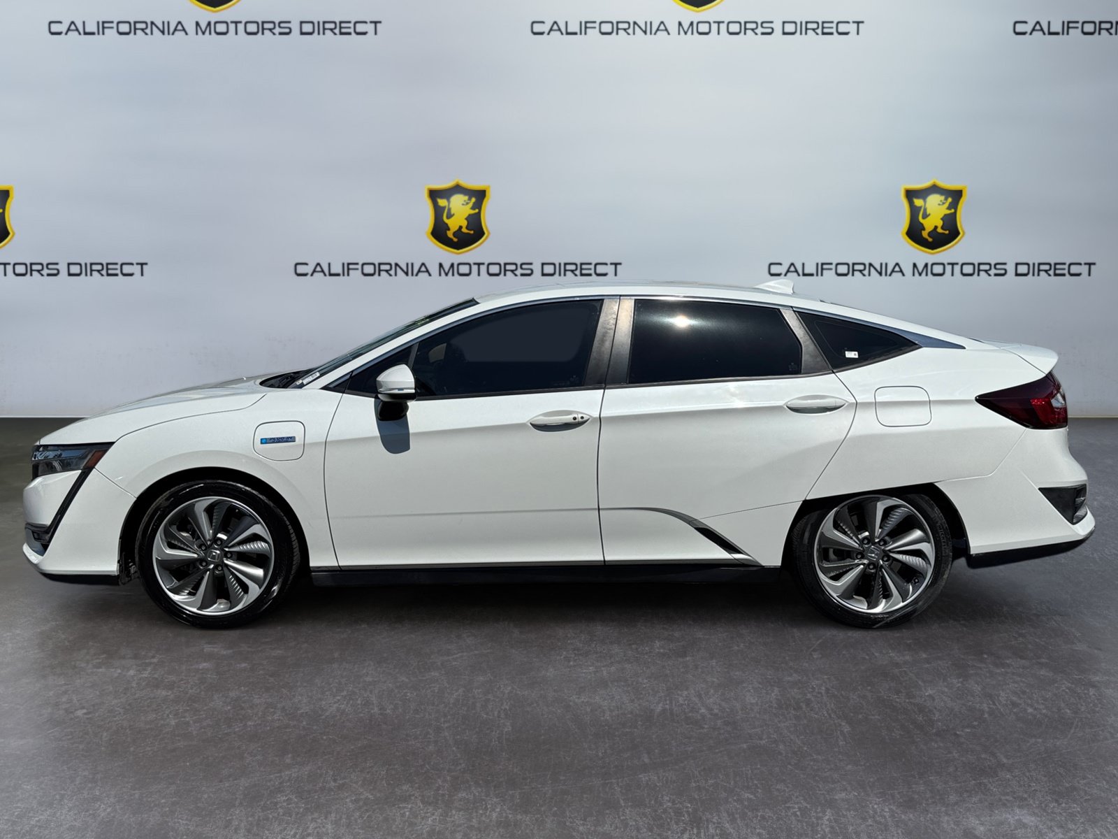 Used 2018 Honda Clarity Touring image 2