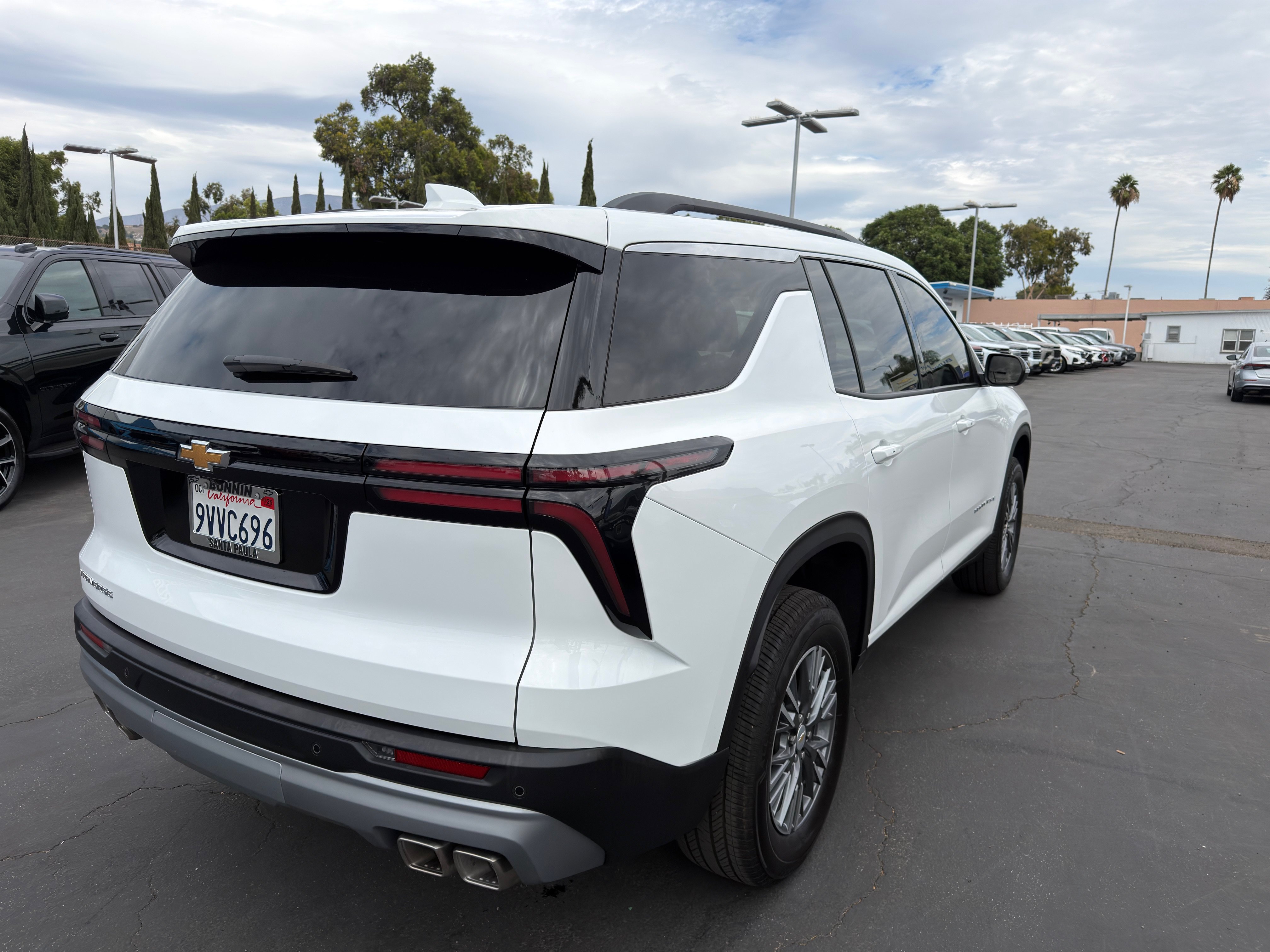 Used 2026 Chevrolet Traverse LT FWD image 8