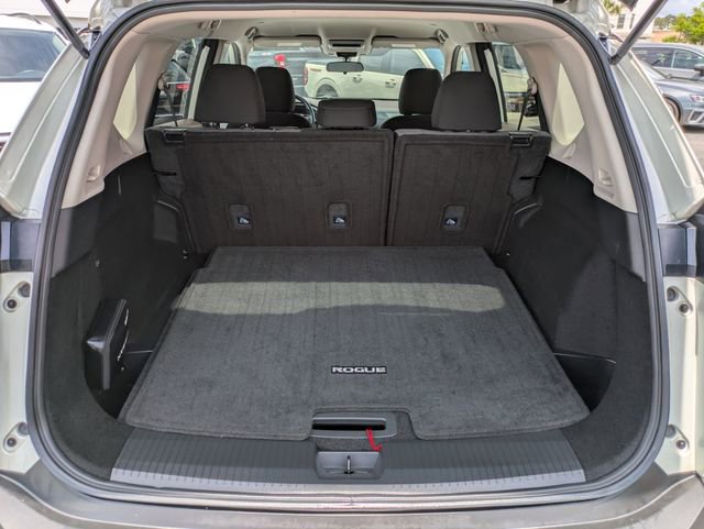 Used 2023 Nissan Rogue SV FWD image 13