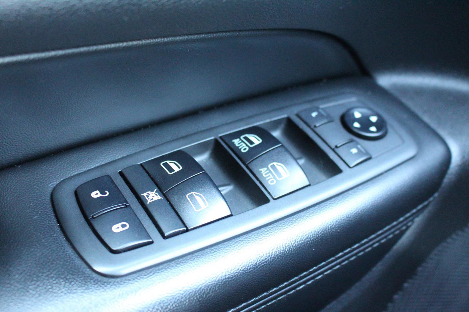 Used 2019 Jeep Grand Cherokee Altitude image 28