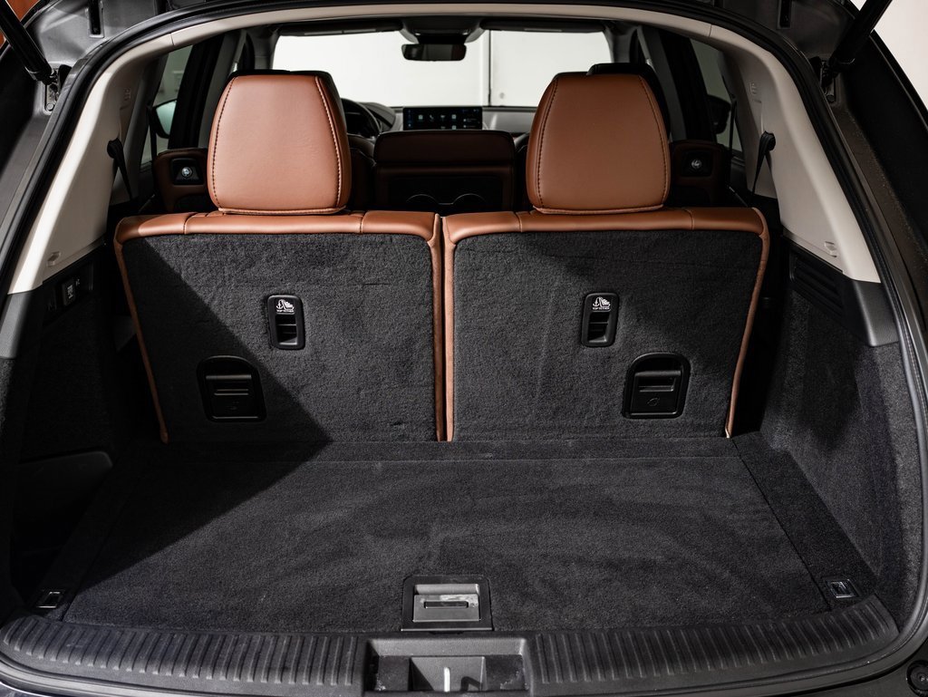 Certified 2025 Acura MDX w/ Technology Package image 17