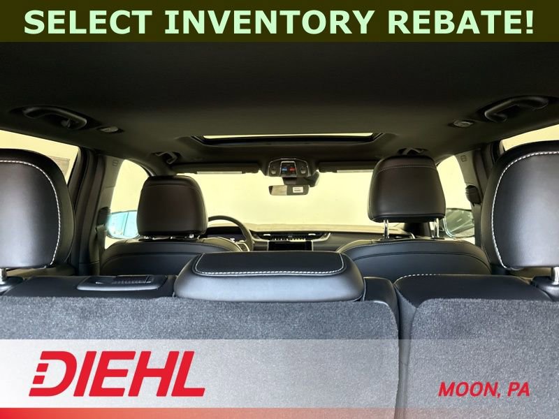 New 2025 Jeep Grand Cherokee Altitude w/ Trailer Tow Package AWD/4WD image 10