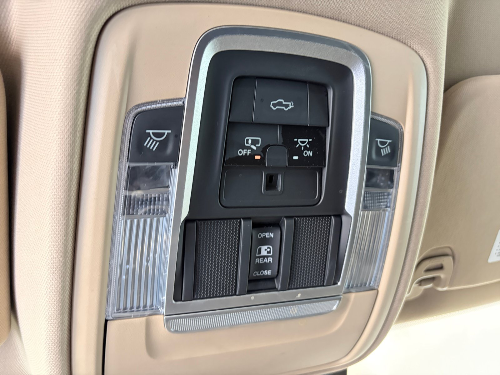 Used 2021 RAM 1500 Laramie AWD/4WD image 32
