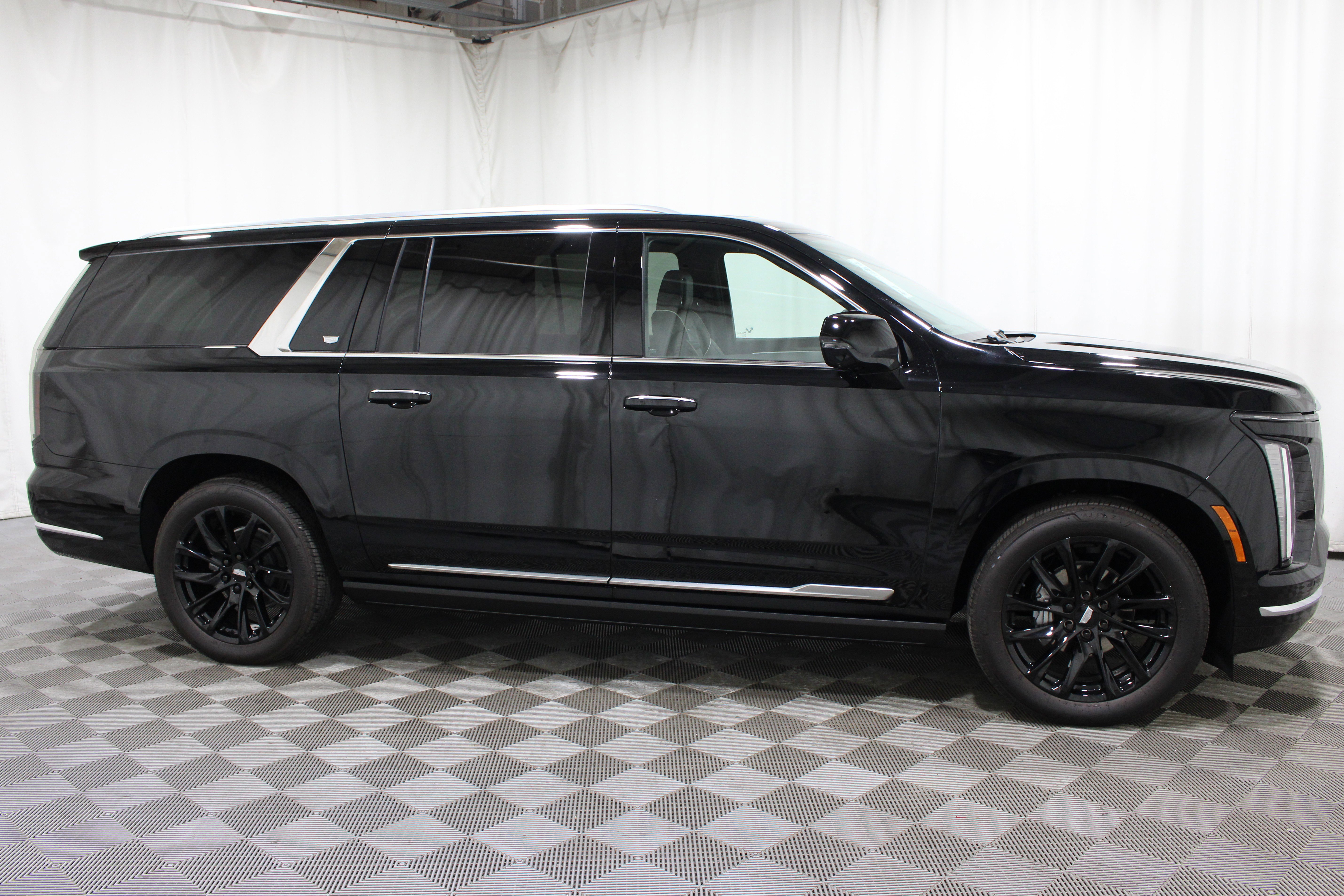 New 2025 Cadillac Escalade ESV Premium Luxury w/ Touring Package image 27