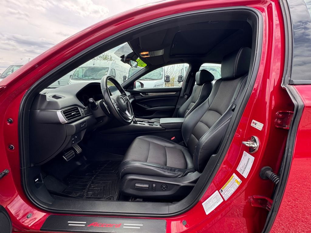 Used 2018 Honda Accord Sport image 12