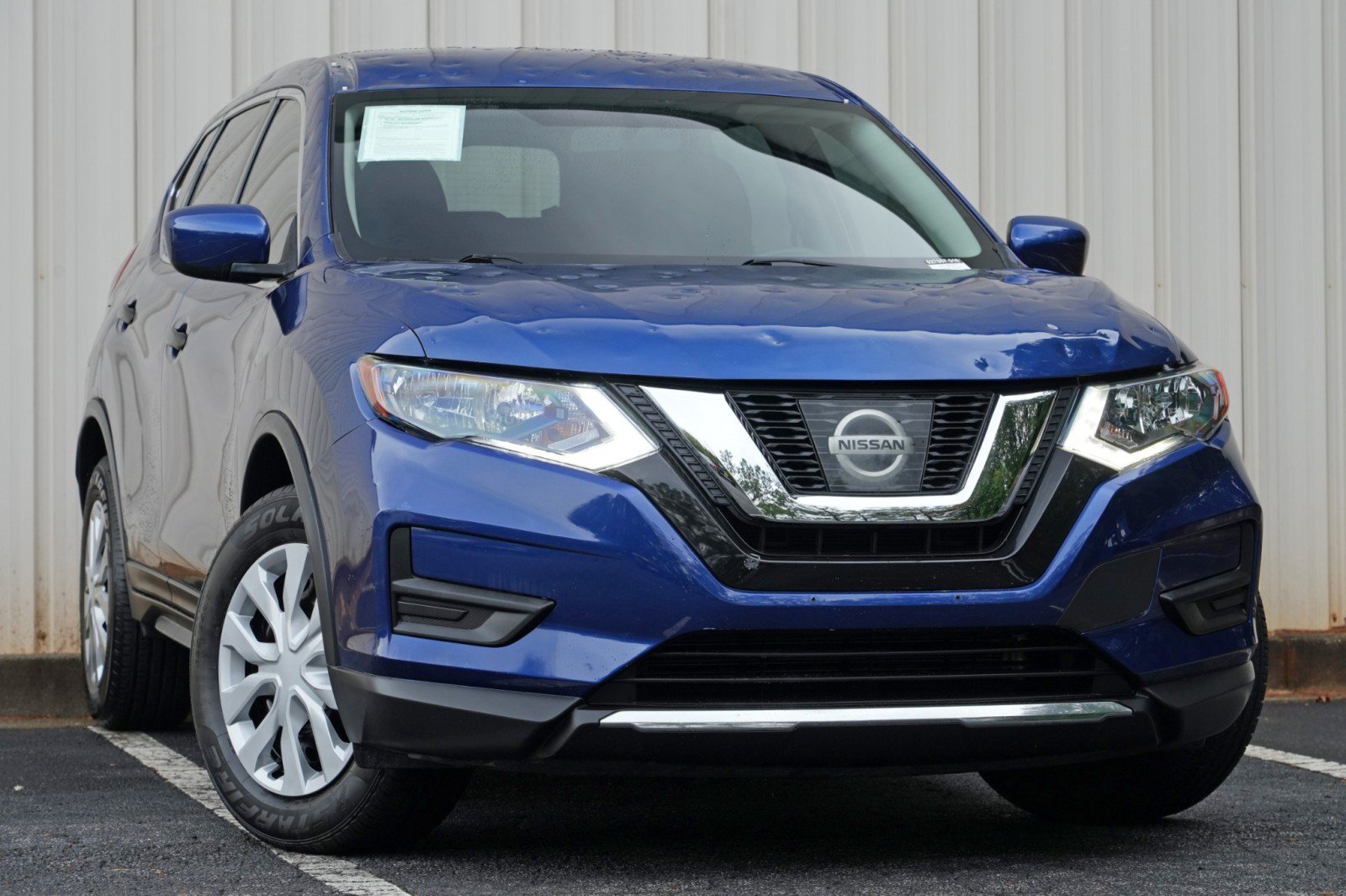 Used 2017 Nissan Rogue S AWD/4WD image 2