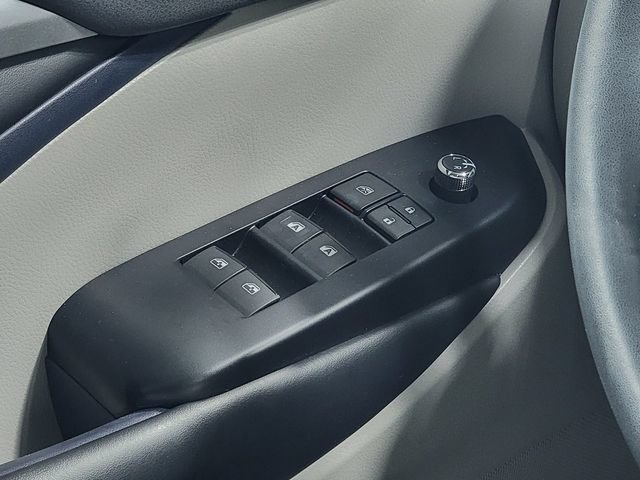 Used 2019 Toyota Highlander XLE AWD/4WD image 23
