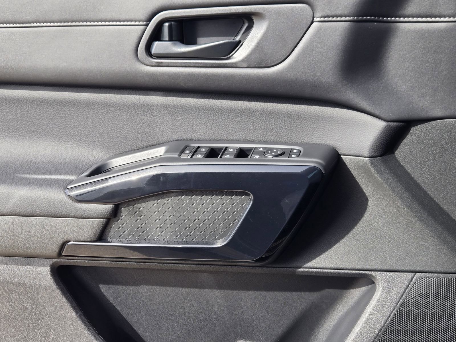 New 2026 Nissan Pathfinder SV image 20