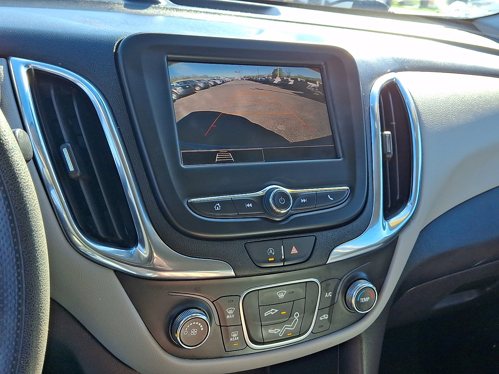Used 2023 Chevrolet Equinox LS w/ Driver Confidence II Package AWD/4WD image 24