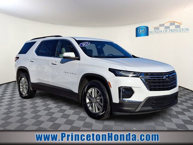 Used 2023 Chevrolet Traverse LT