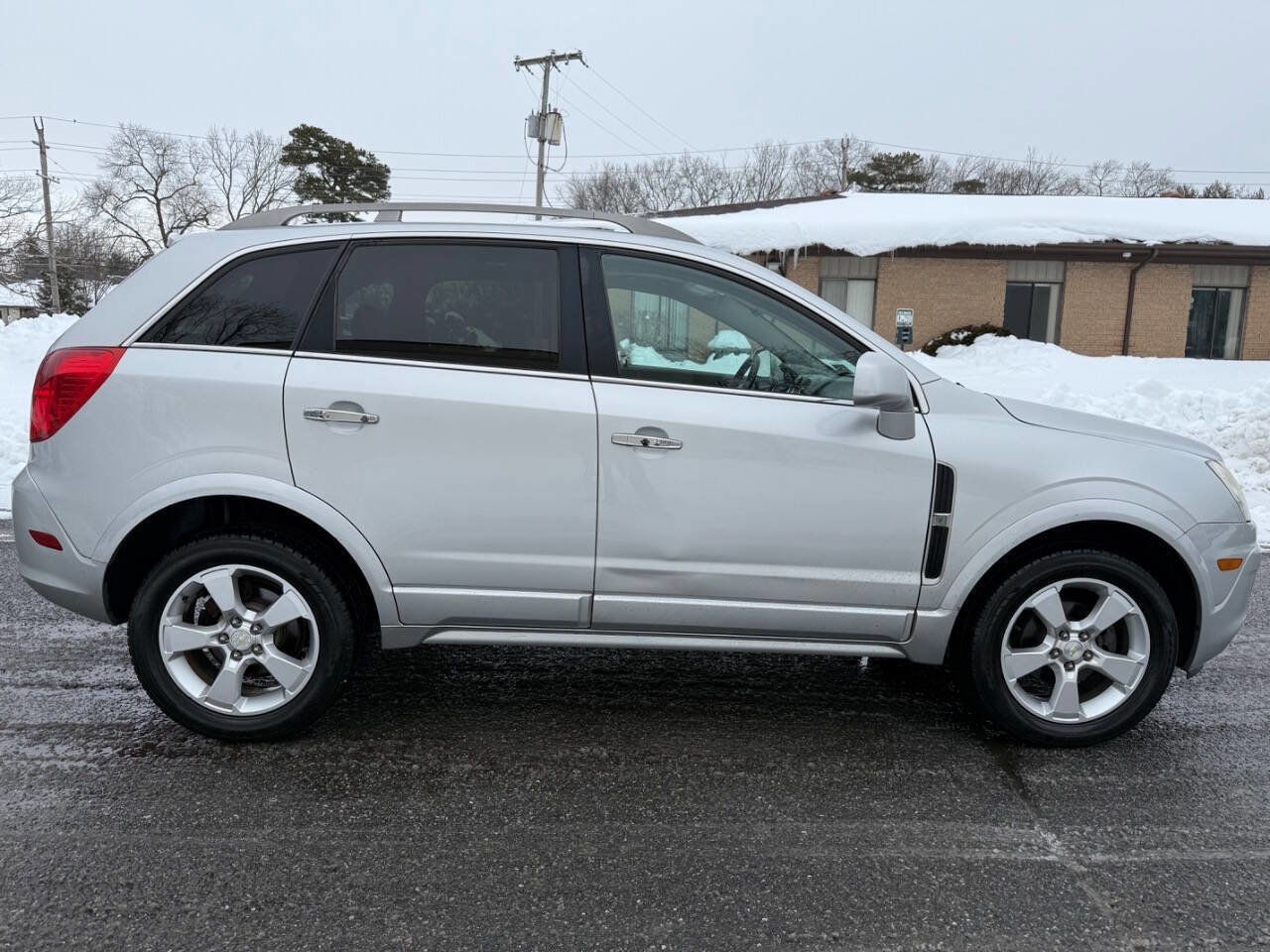 Used 2013 Chevrolet Captiva Sport LTZ FWD image 4