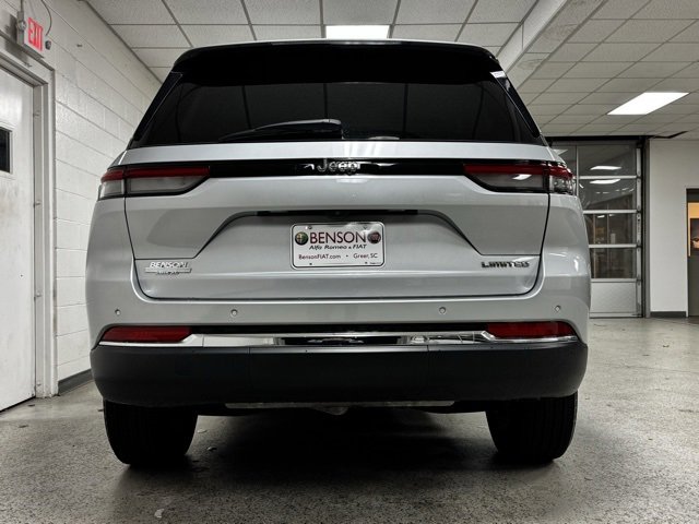 Used 2022 Jeep Grand Cherokee Limited w/ Trailer Tow Prep Group (B) image 4