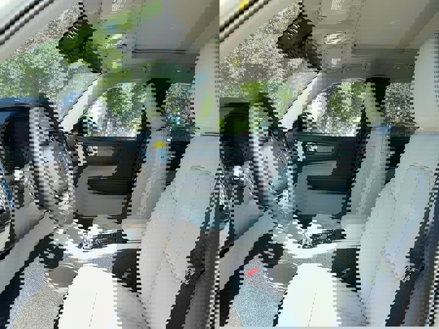 New 2026 Volvo XC40 B5 Plus w/ Protection Package Premier image 12