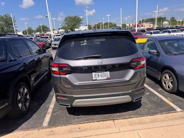 Used 2024 Honda Pilot Elite image 13