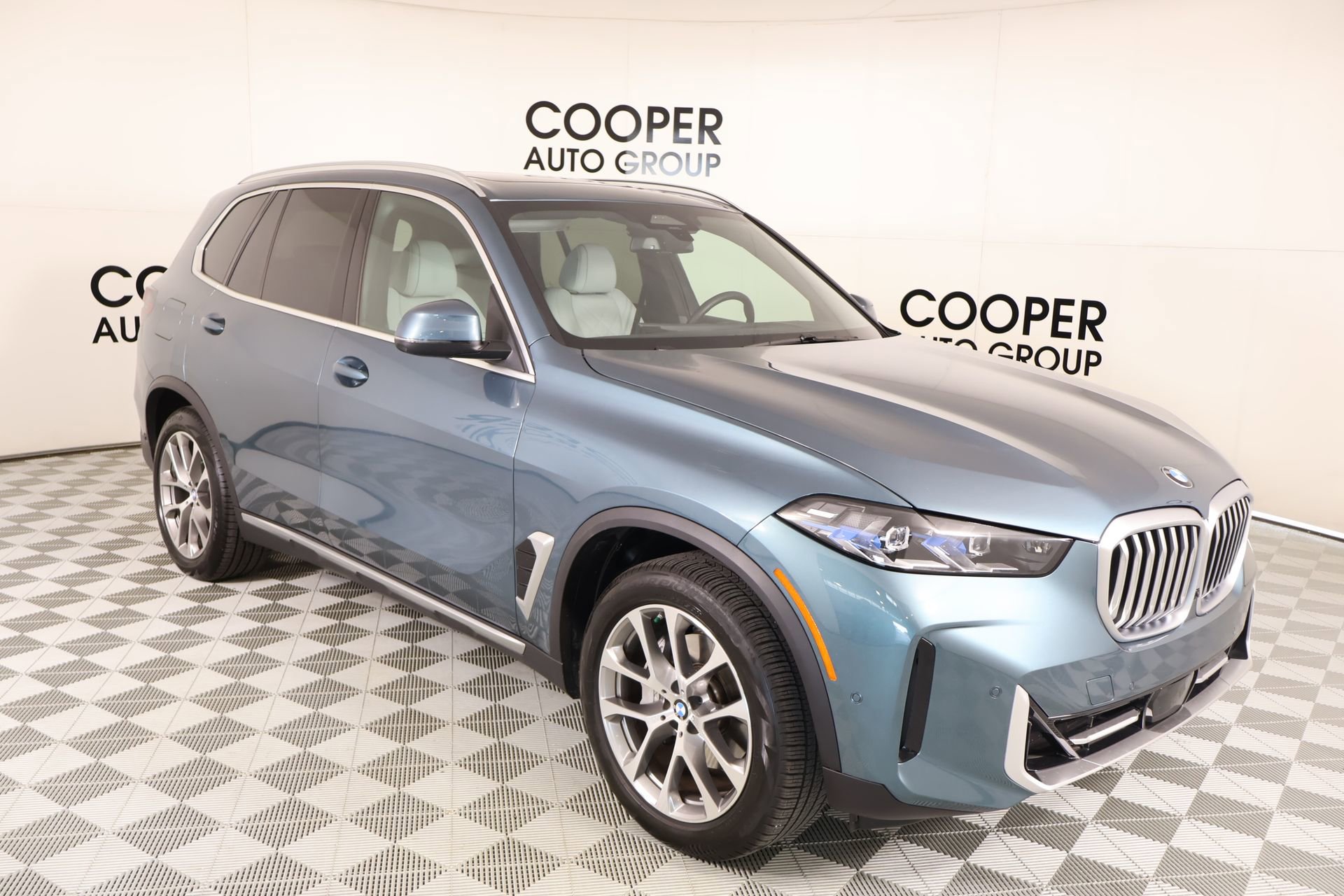 Used 2024 BMW X5 xDrive40i w/ Premium Package