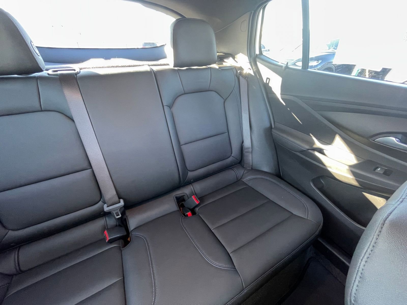 Used 2025 Buick Envista Sport Touring image 32